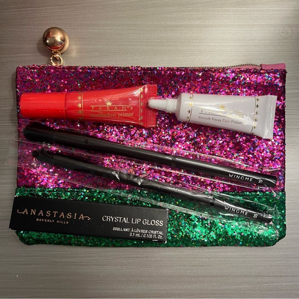 Makeup Essentials Holiday 6-Piece Gift Set